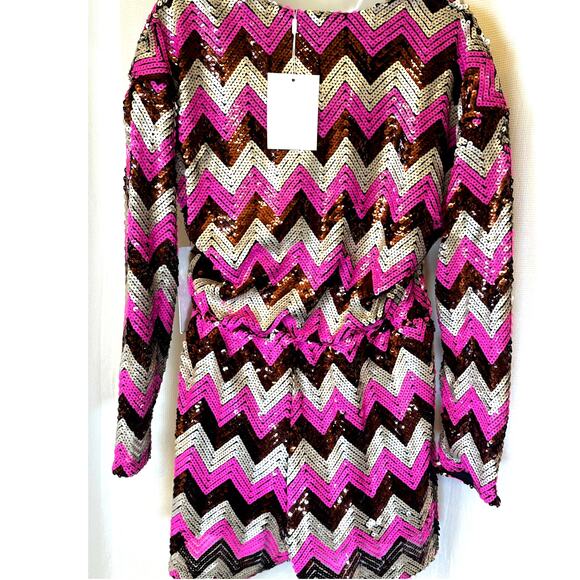 NWT Endless Rose Sz M Sequin Chevron-Print Romper Indie Festival Going Out Club - Picture 3 of 7